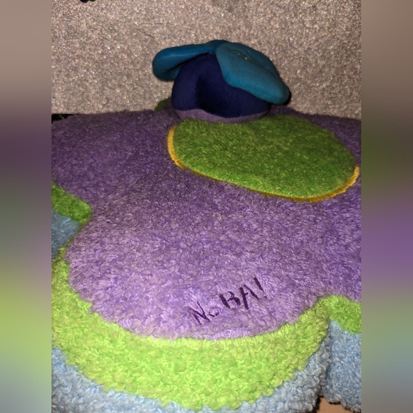 3/$20 Adorable Y2K Flower Pillow with 3D lady bugs - Picture 4 of 5